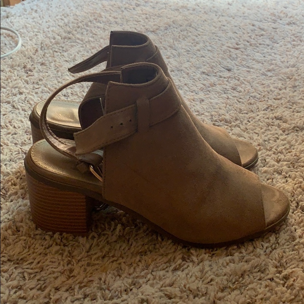 Super cute dress shoes